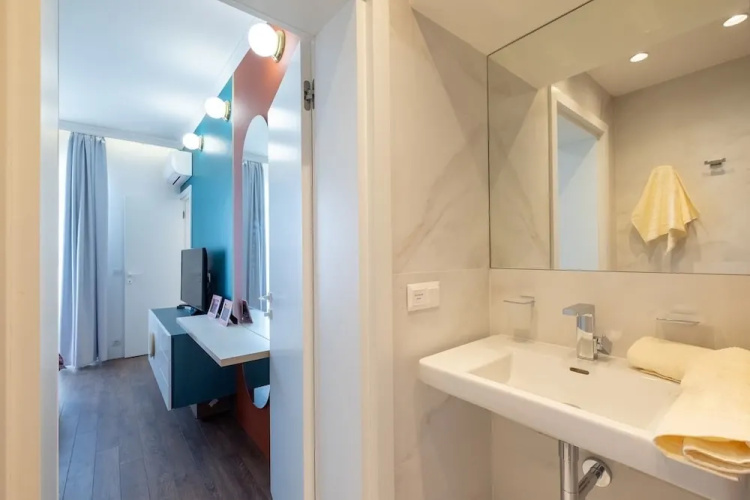 FM Luxury 3-BDR Apartment - Splendid Shapes