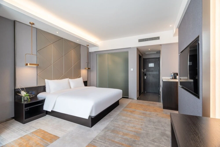 Classic Double room with city view