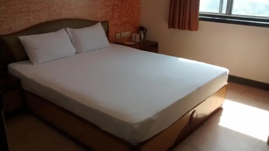 Wingston A TreeHouse Hotel Mathura