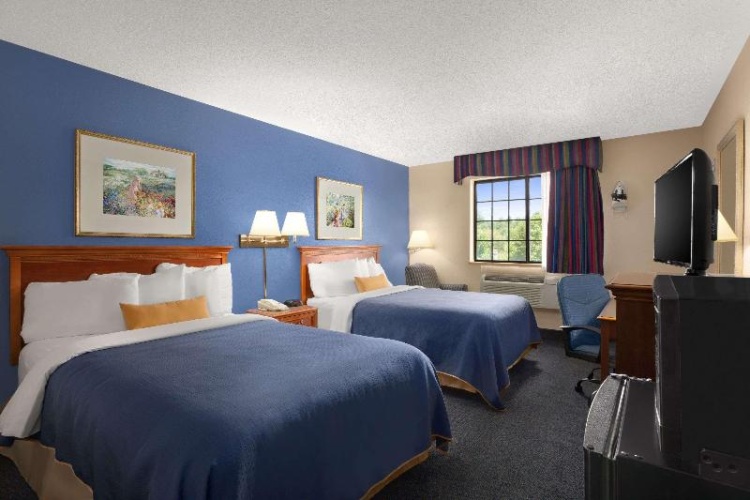 Business Quadruple room