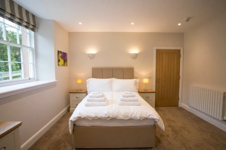2 Bedrooms Quadruple Apartment