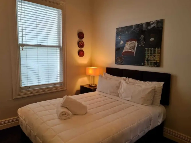 4 Bedrooms Cottage