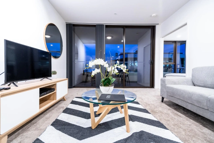 2 Bedrooms Executive Apartment with balcony and with city view