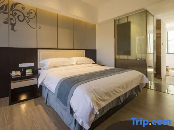 Deluxe Double room with garden view