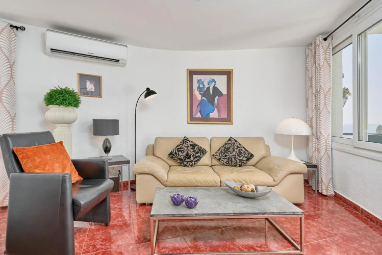 2 Bedrooms 2 Bath