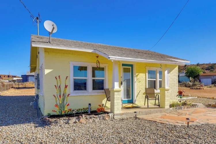 2 Bedrooms Cottage