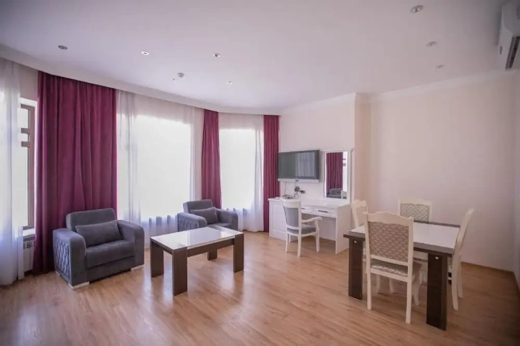 1 Bedroom Executive Double room with mountain view