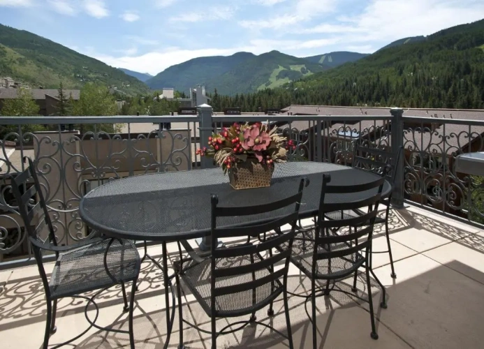 3 Bedrooms Luxury Apartment