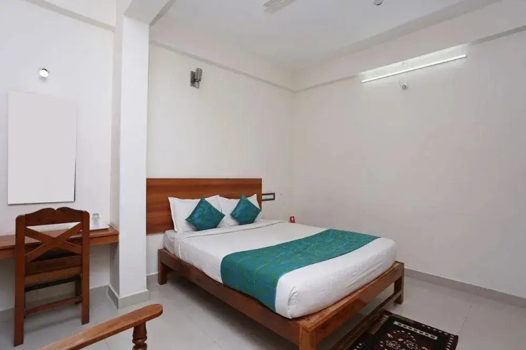 Hotel Le Comforts By OYO Rooms