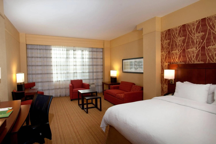 Courtyard by Marriott Lincoln Downtown
