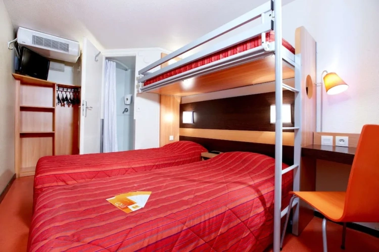 Standard Quintuple room