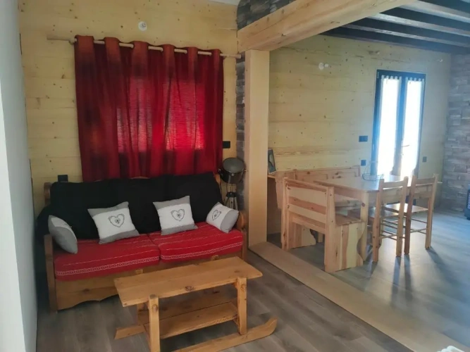 2 Bedrooms Quadruple Cottage