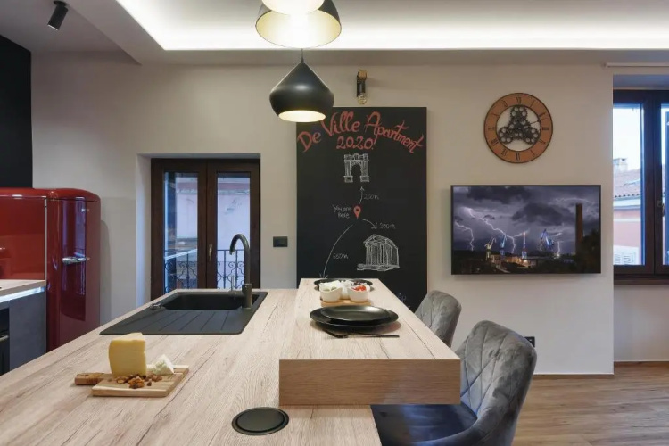 Apartment De Ville 2020.