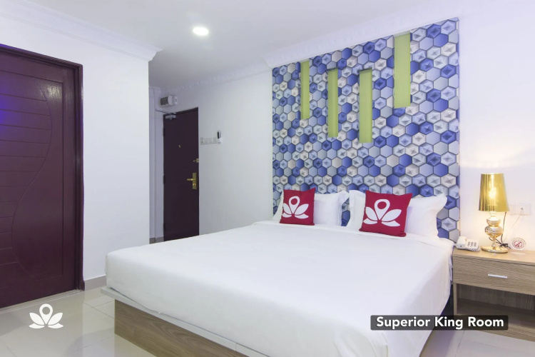 Poorna Hotel