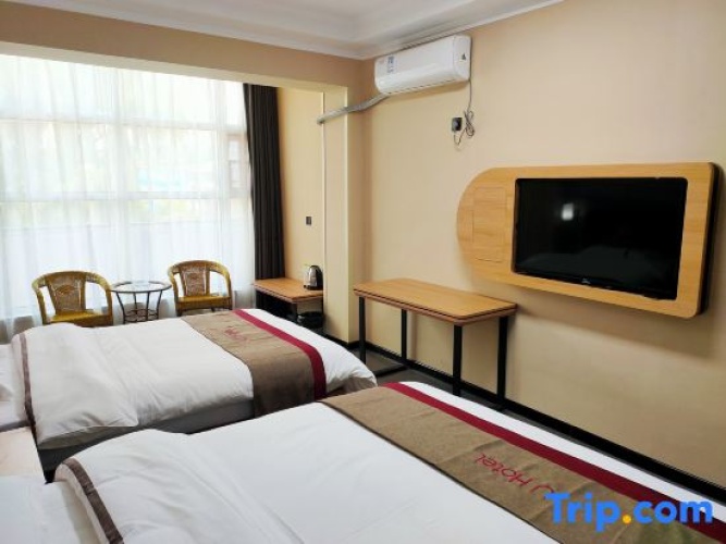 Comfort Triple Family room