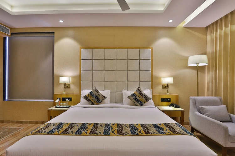 The Square Somnath by OYO Rooms