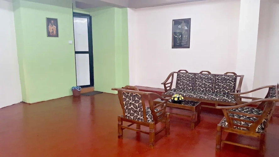 Apartment with garden view