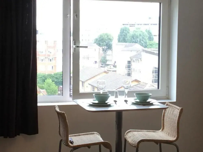Roffey Apartment