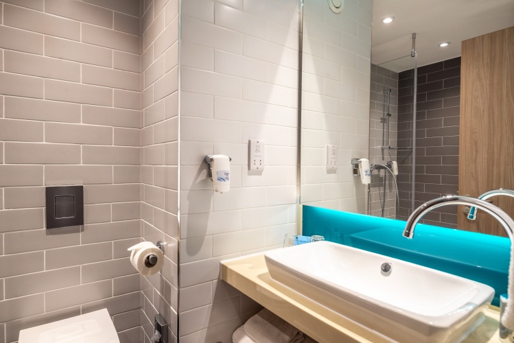 Holiday Inn Express London Heathrow T4 photo 8