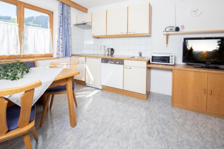 2 Bedrooms Classic Apartment with balcony