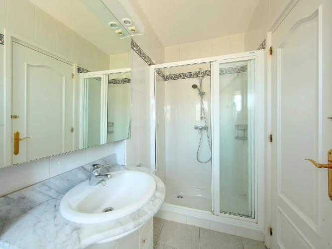 Requesens 166 - Three Bedroom