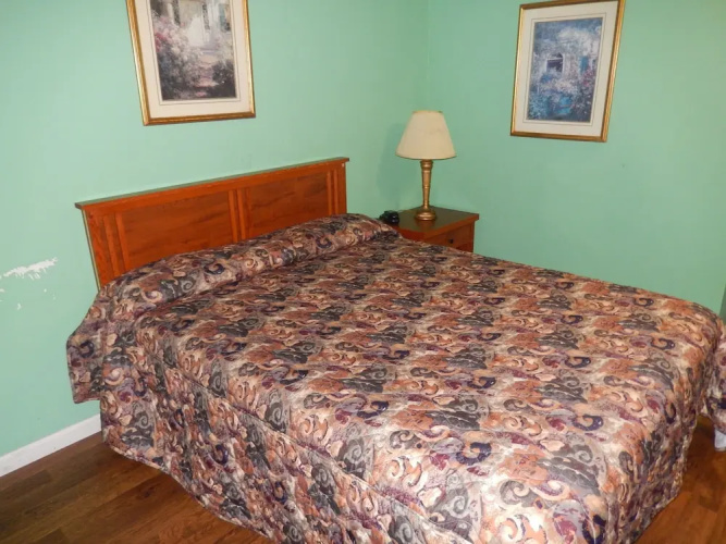 Riverview Motel