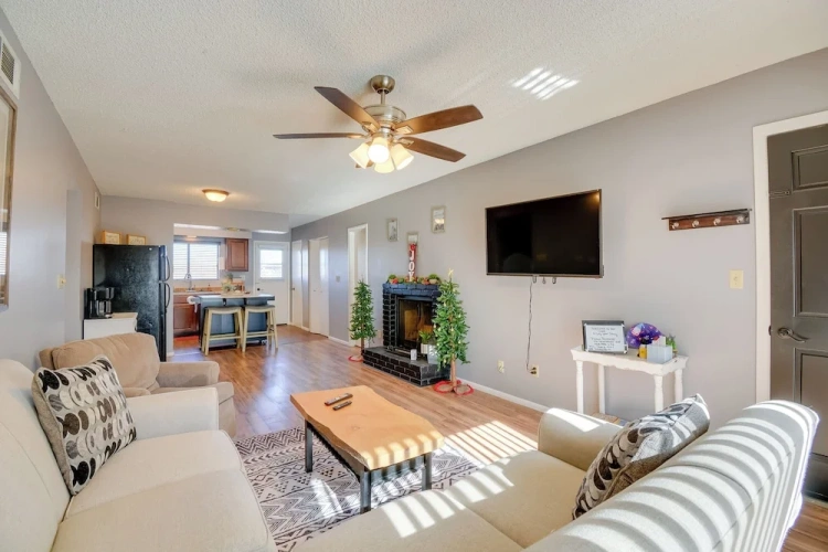 2 Bedrooms Apartment