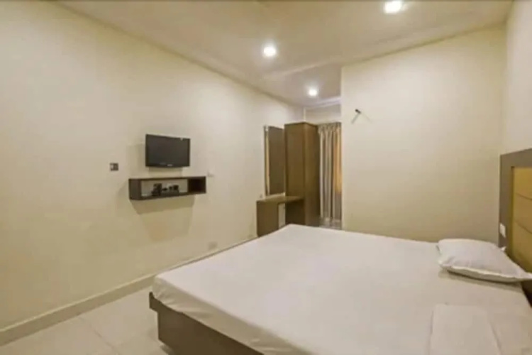 Hotel Samrat