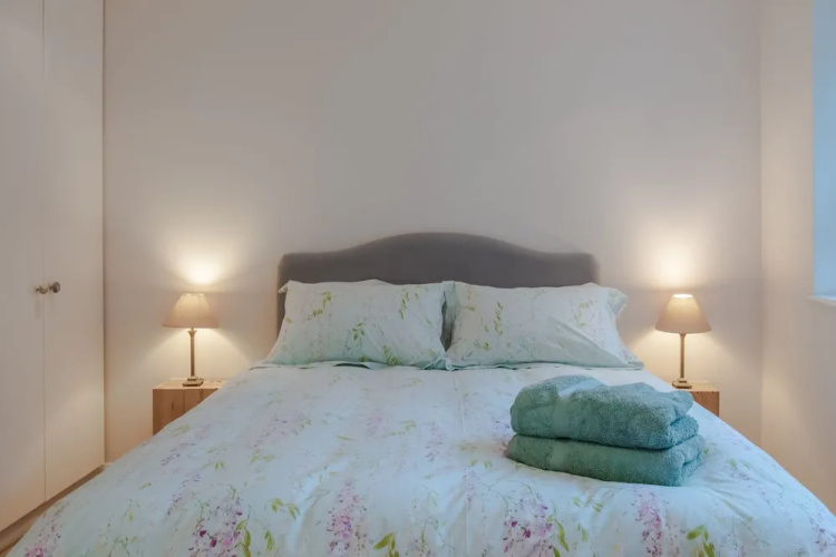 Bright Two Bedroom Ground Floor Apartment