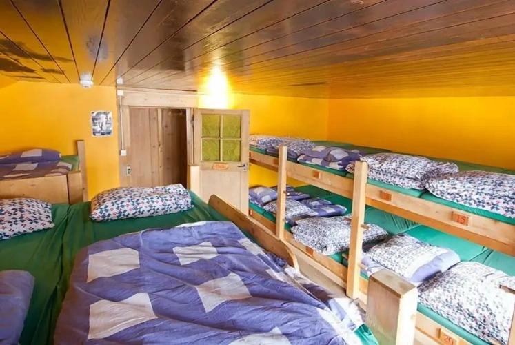 Bed in Dorm (female dorm) with mountain view