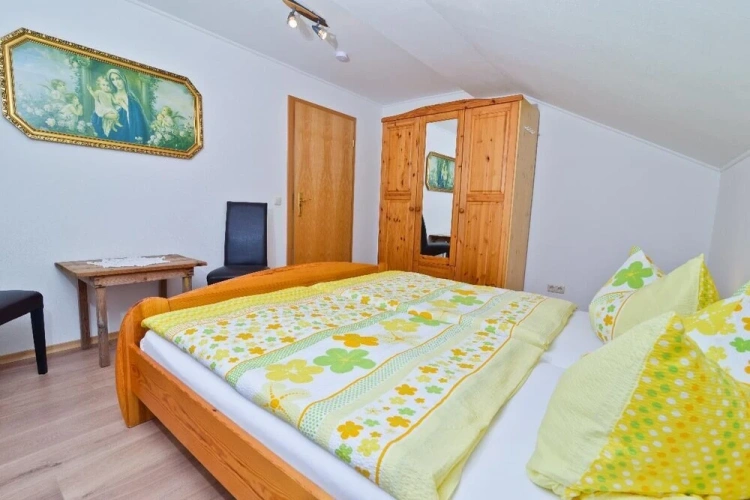 3 Bedrooms Apartment