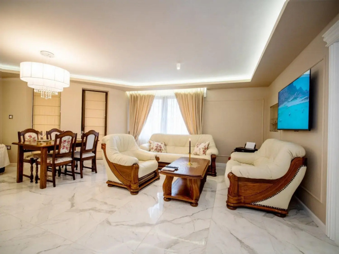 Paradise Center Apartment 1