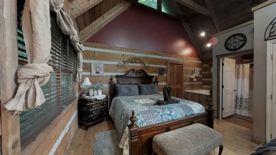 Blessed Nest 1 Bedroom Cabin by RedAwning