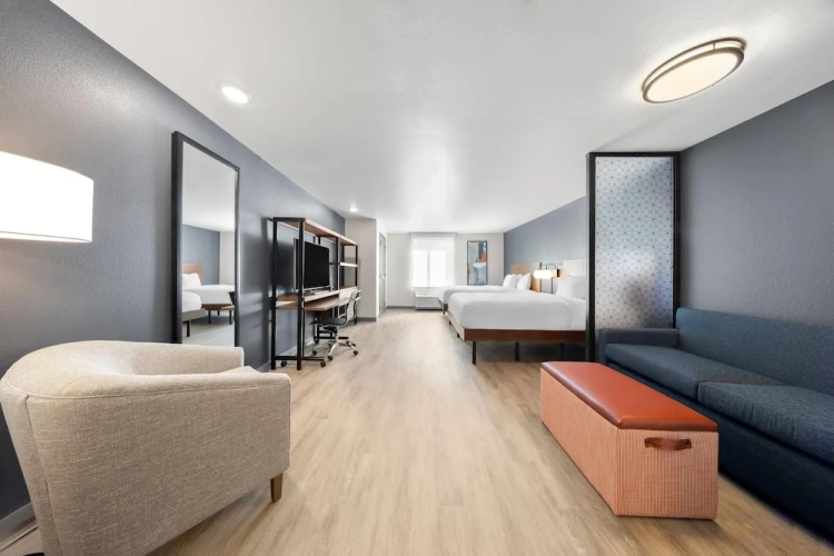 Quadruple Suite