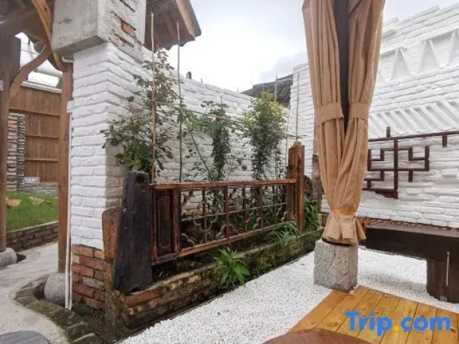 Deluxe Double room with courtyard view
