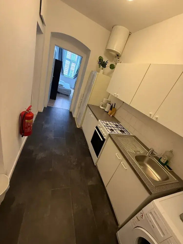 Chic 1BR Apt Steps from Schönbrunn