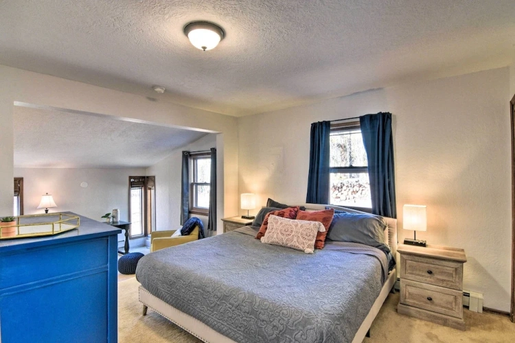 4 Bedrooms Cottage