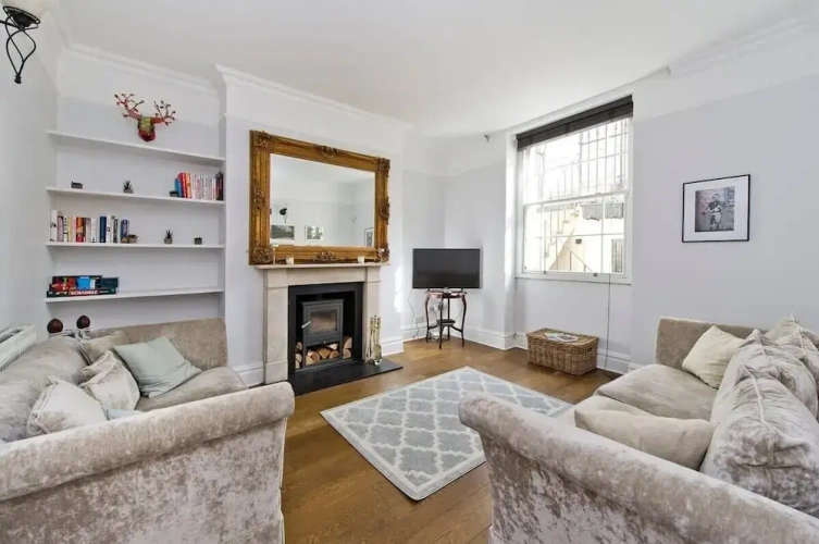 2 Bedrooms Apartment