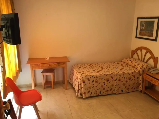 Standard Twin room with balcony