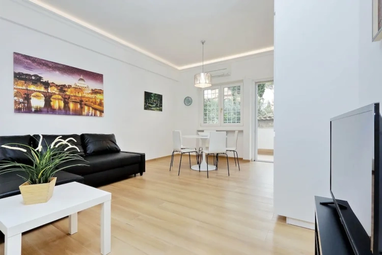 2 Bedrooms Apartment with balcony and with city view