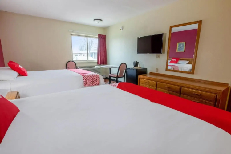 Brass Bell Inn And Suites