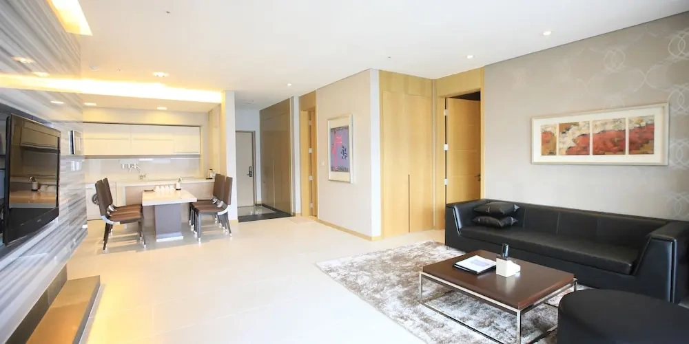 Deluxe Single Suite with park view