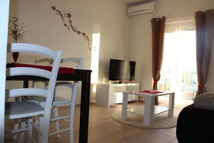 1 Bedroom Apartment with balcony and with sea view