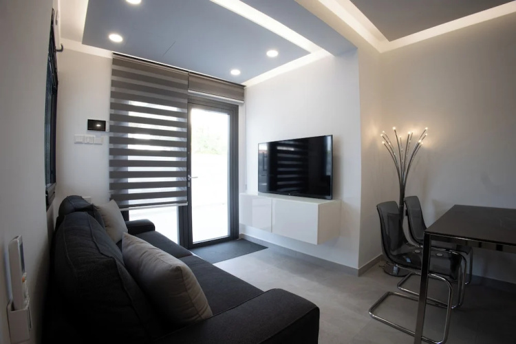 Phaedrus Living Luxury Mackenzie Flat