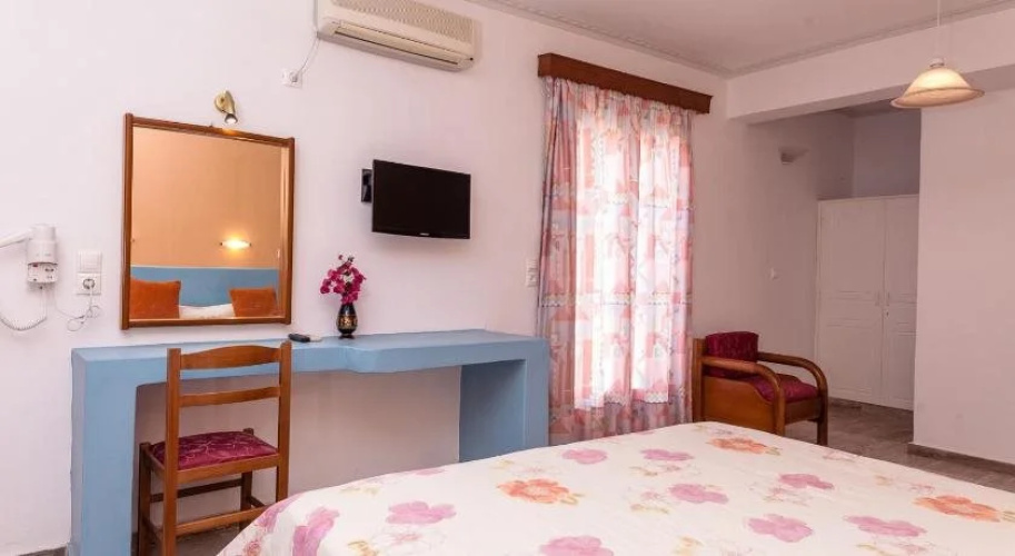 Avraki Rooms & Studios