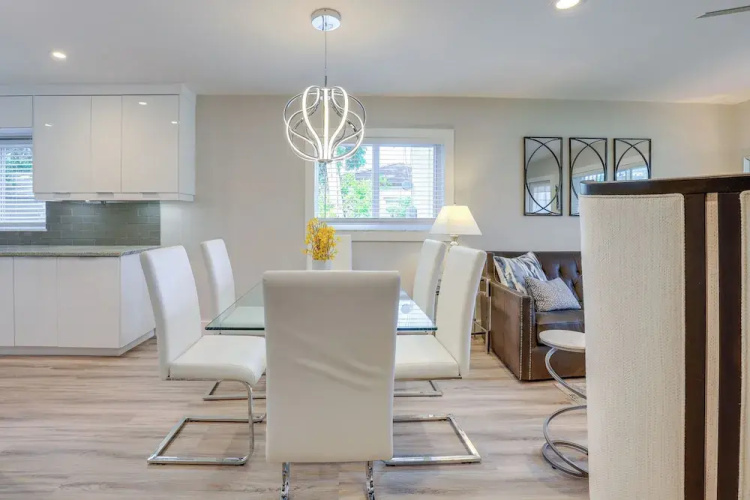 Upscale Condo - 2 Blocks to Riviera Beach!