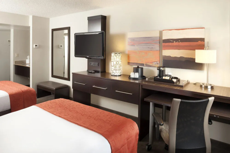 Newark Airport Hotel
