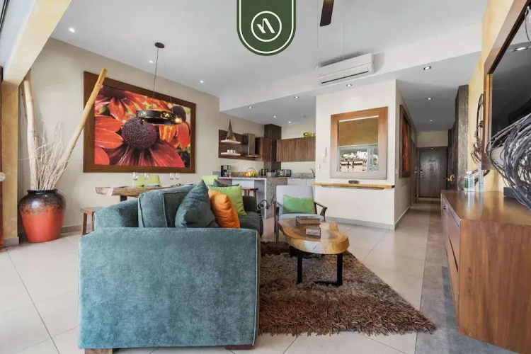 1BR Condo With Rooftop Pool - Romantic Zone