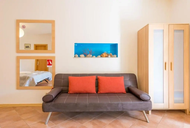 2 Bedrooms Apartment