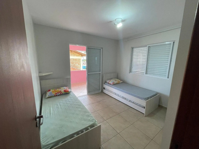 Cód 411- Casa quadra mar em Bombinhas Centro - 30m da praia